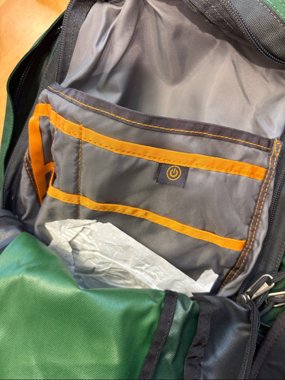 The North Face Slingshot Backpack NWT - Picture 7 of 10